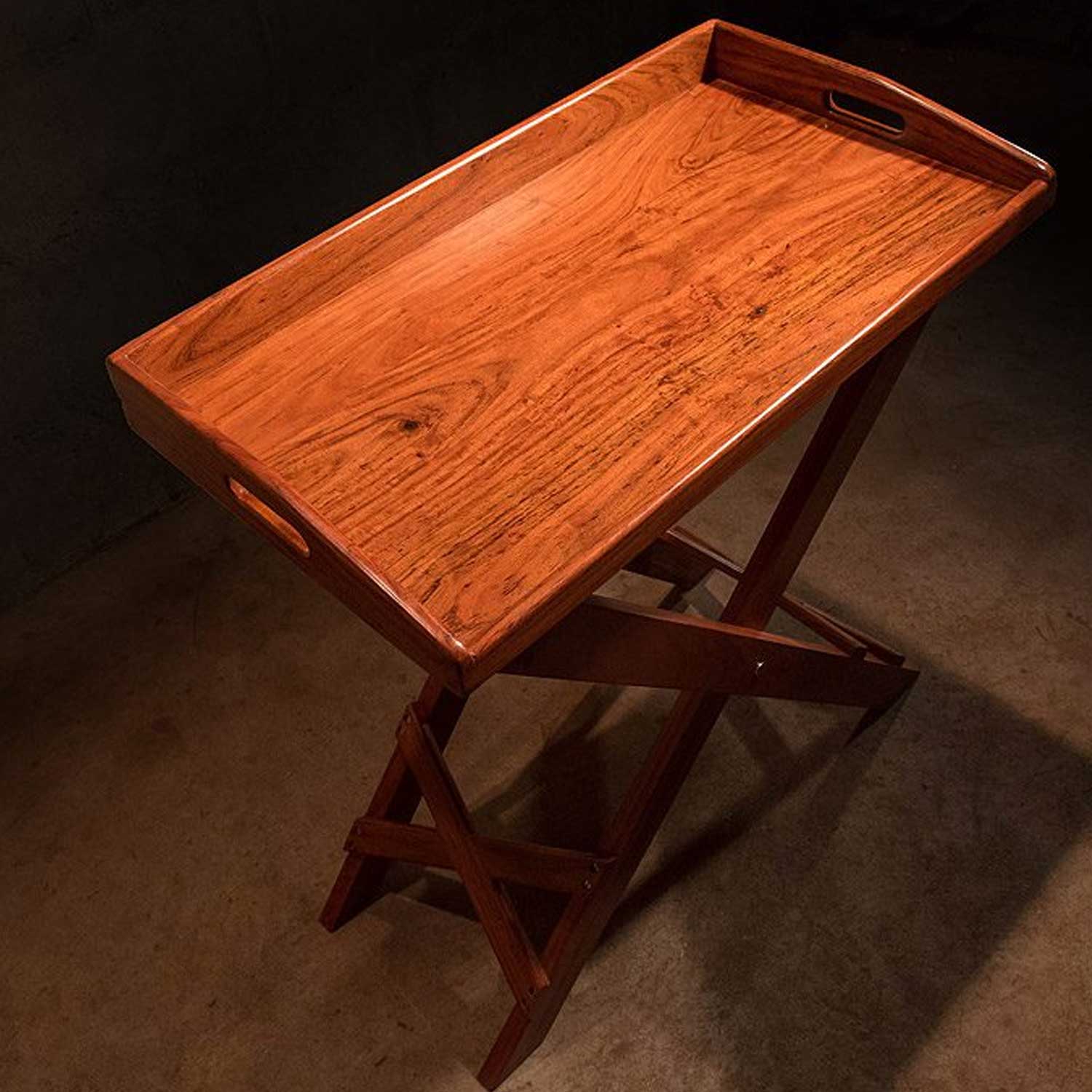 Kariba Field Bar with Tray Table