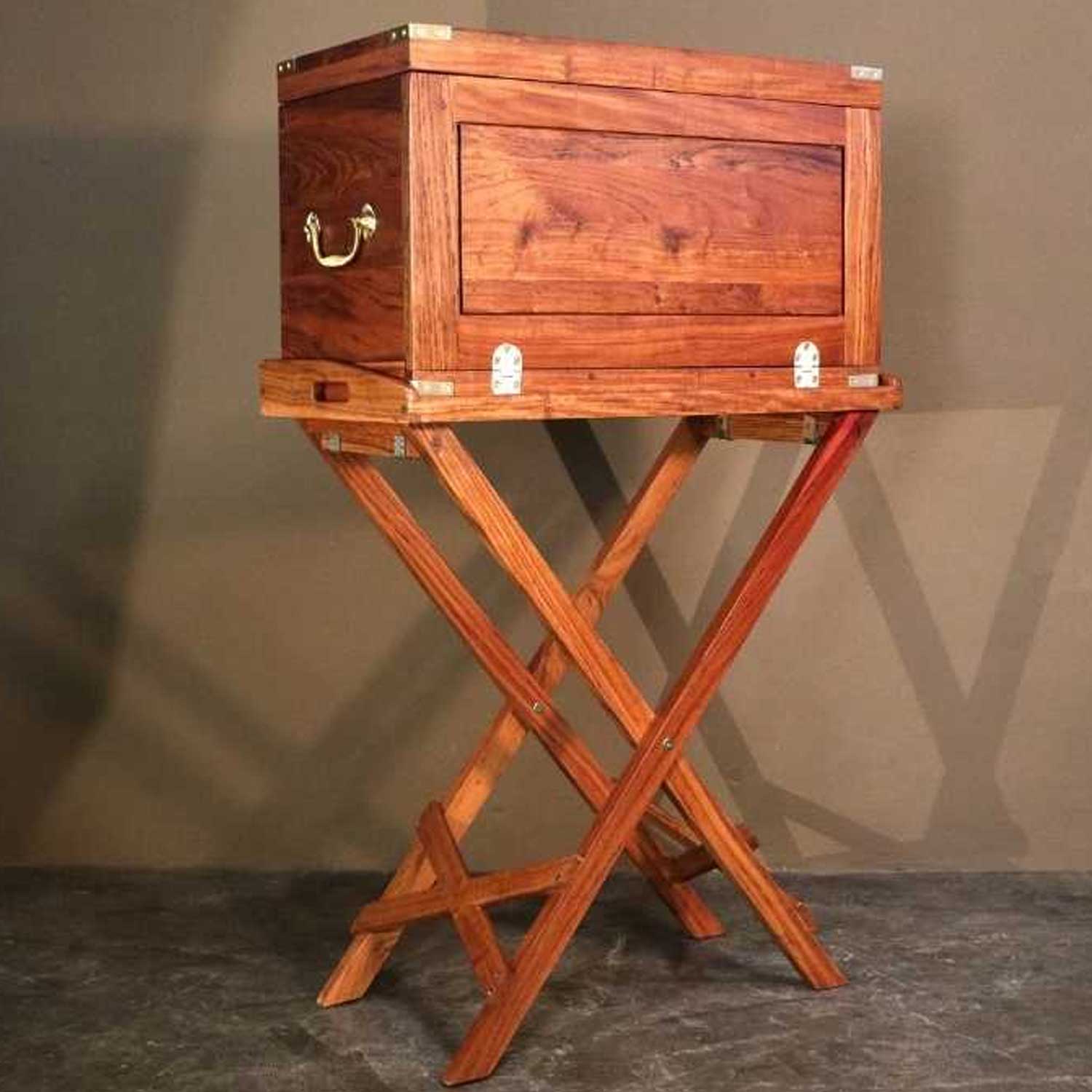 Kariba Field Bar with Tray Table