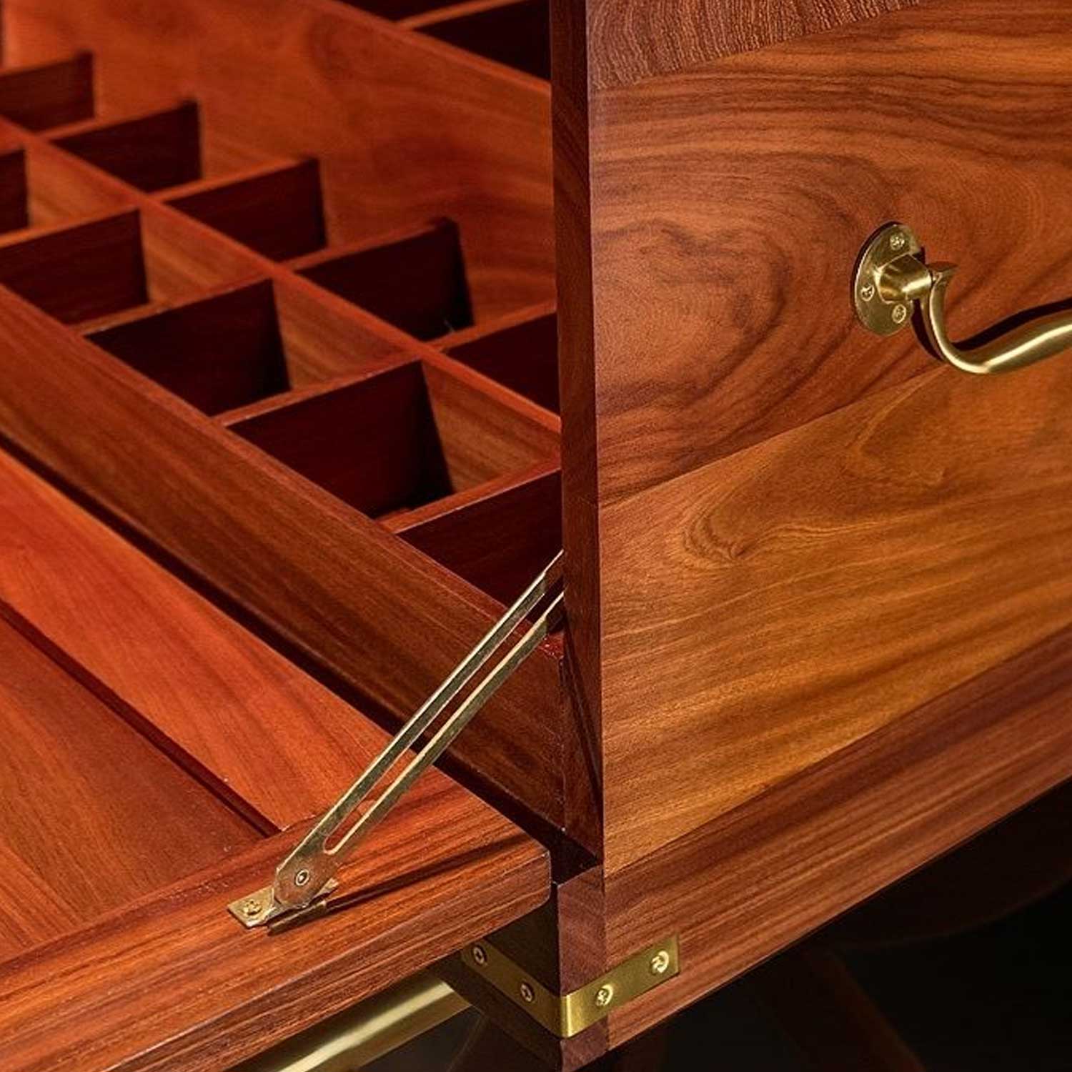 Mana Field Bar with Tray Table
